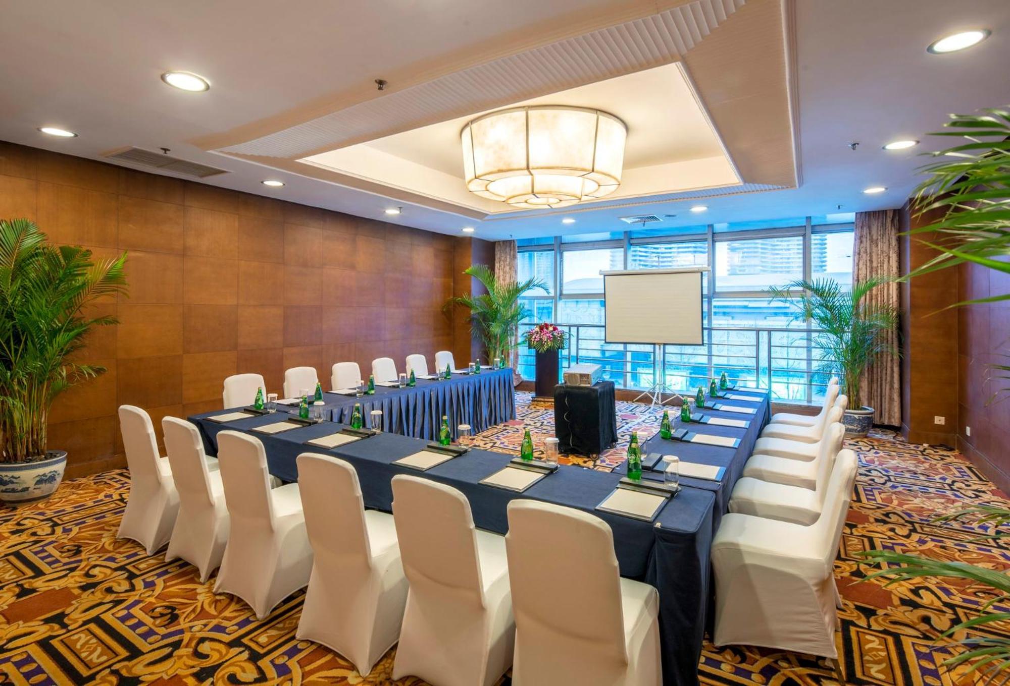 Holiday Inn Chengdu Century City-Westtower Екстериор снимка